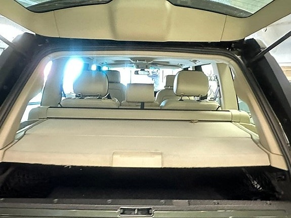 Land Rover Range Rover 25 of 30