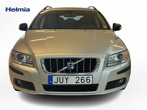 Volvo V70 3 of 5