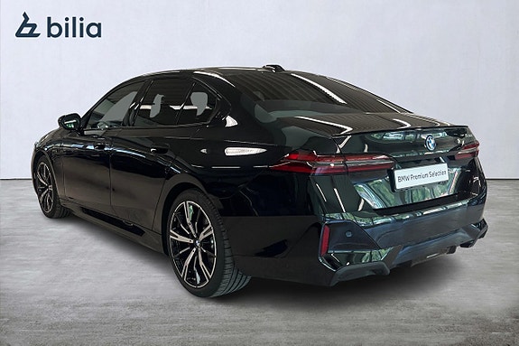 BMW 530e 2 of 17