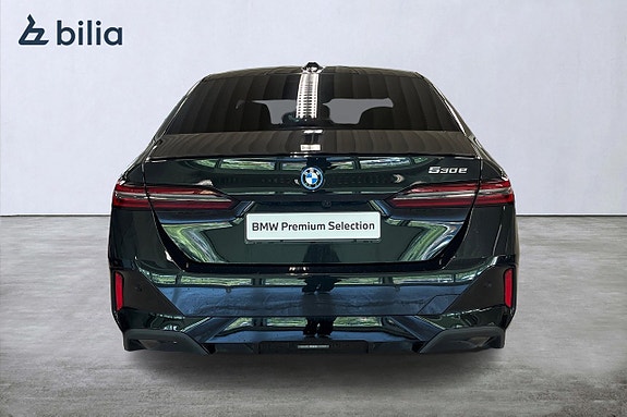 BMW 530e 4 of 17