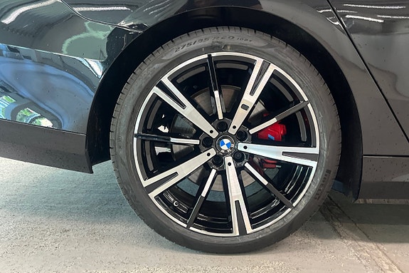 BMW 530e 14 of 17