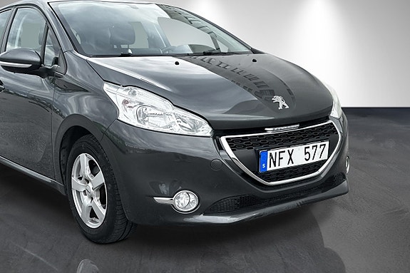 Peugeot 208 11 of 16