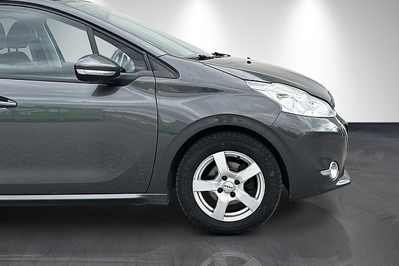 Peugeot 208 4 of 5