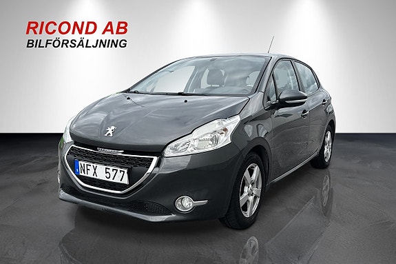 Peugeot 208 8 of 16