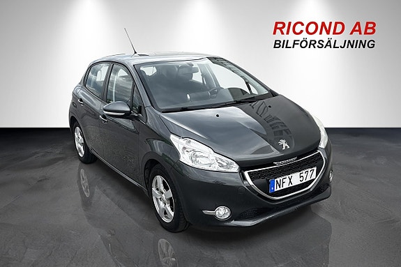 Peugeot 208 10 of 16