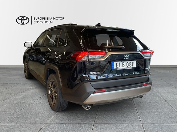 Toyota RAV4 2 of 5