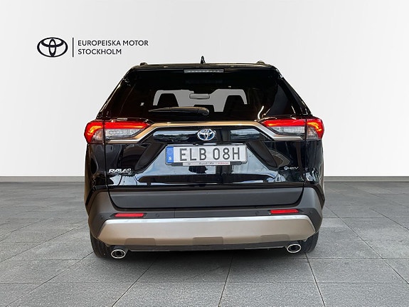 Toyota RAV4 4 of 5