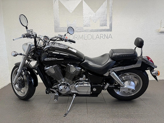 Honda VTX1800C 861 mil 9 of 13