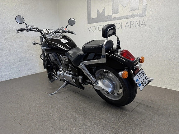 Honda VTX1800C 861 mil 11 of 13