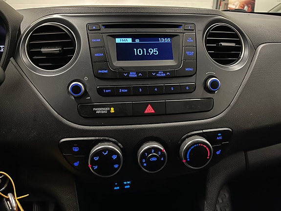 Hyundai i10 15 of 15