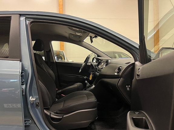Hyundai i10 9 of 15