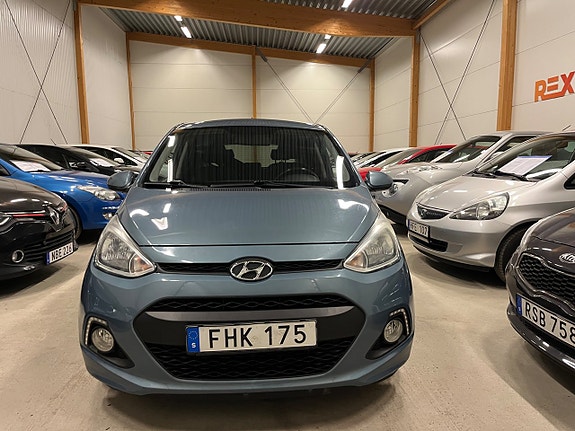 Hyundai i10 8 of 15