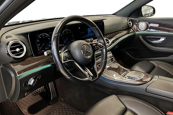 Mercedes-Benz E220 9 of 26