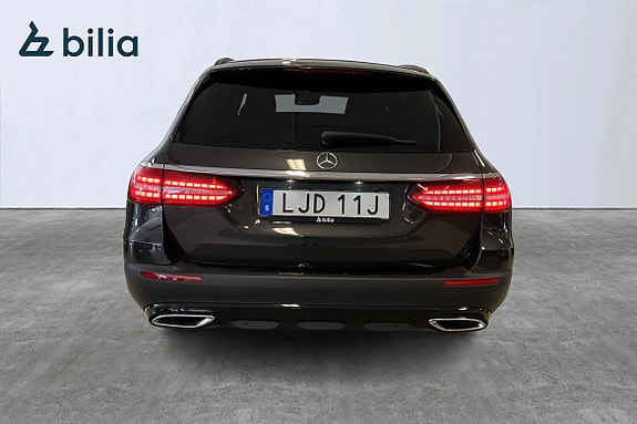 Mercedes-Benz E220 6 of 26