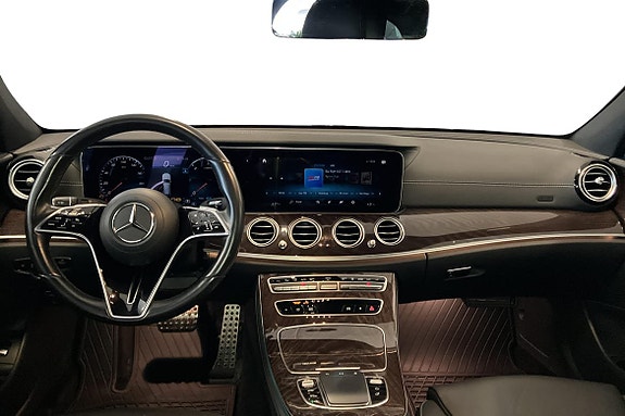 Mercedes-Benz E220 14 of 26