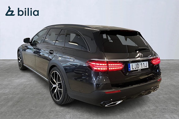 Mercedes-Benz E220 2 of 26
