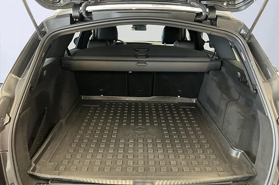 Mercedes-Benz E220 21 of 26
