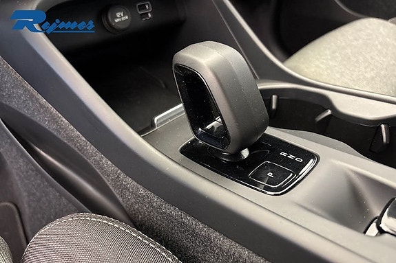 Volvo XC40 17 of 24