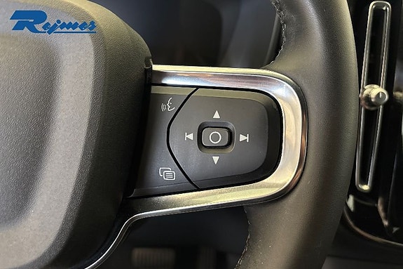 Volvo XC40 12 of 24