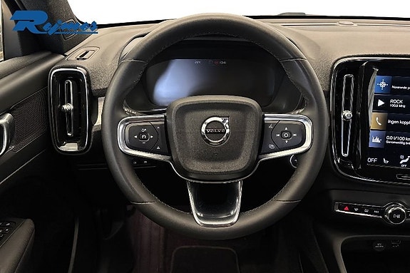Volvo XC40 10 of 24