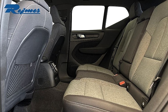 Volvo XC40 9 of 24