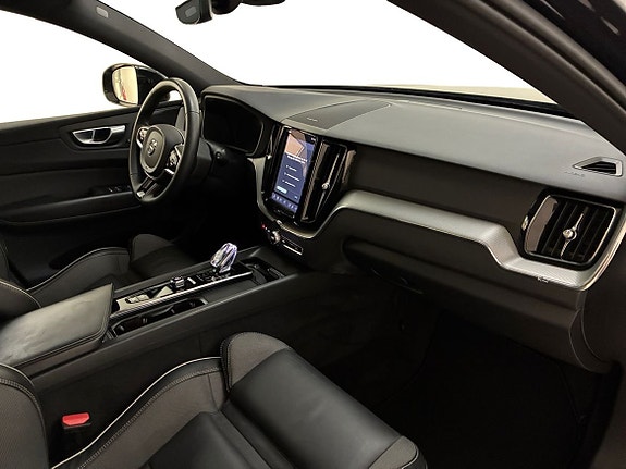Volvo XC60 4 of 5