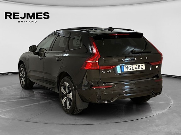 Volvo XC60 2 of 5