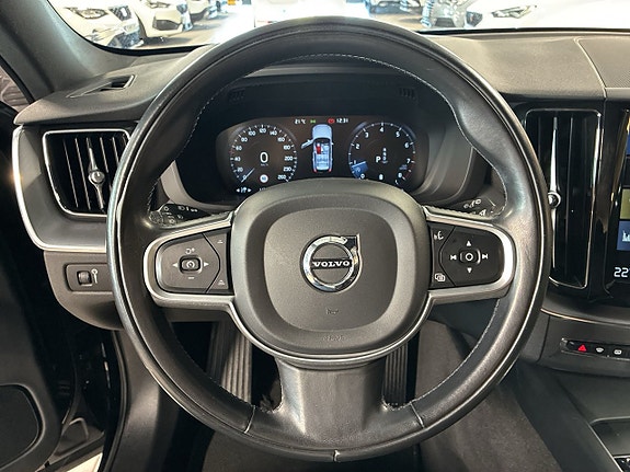 Volvo XC60 15 of 25