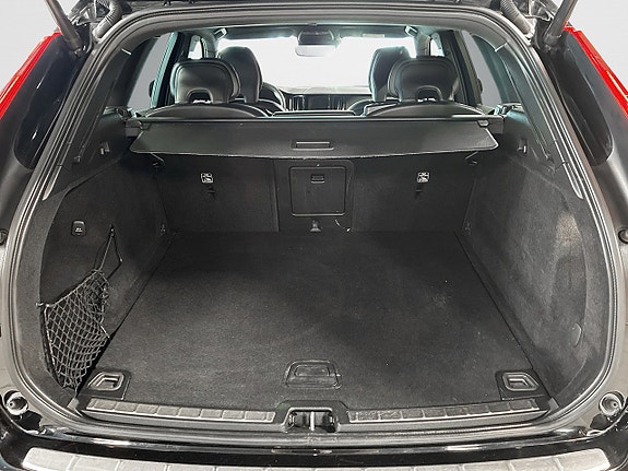 Volvo XC60 12 of 25