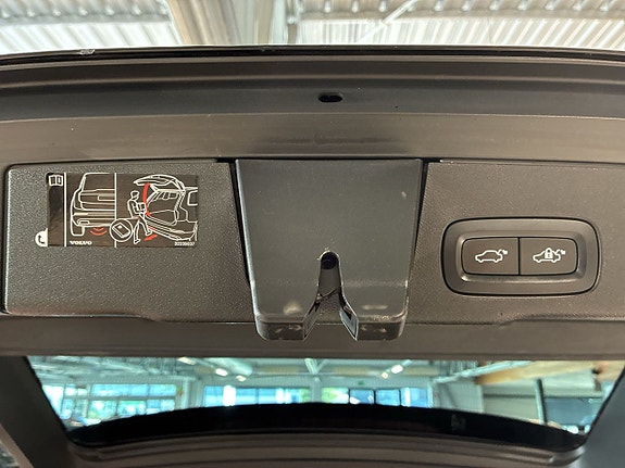 Volvo XC60 13 of 25