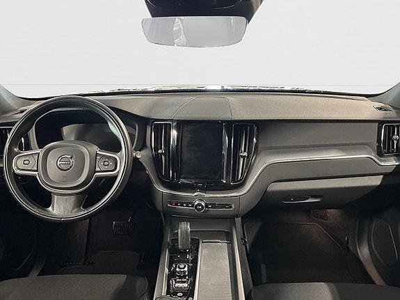 Volvo XC60 11 of 25