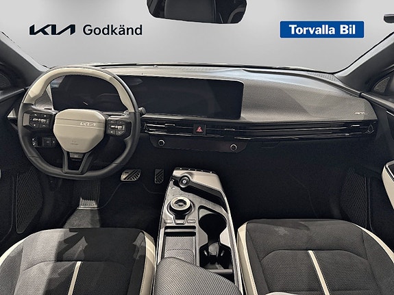 Kia EV6 8 of 15
