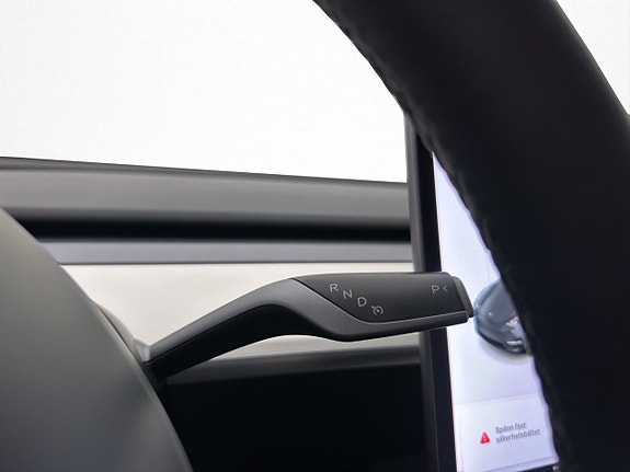 Tesla Model Y 19 of 30