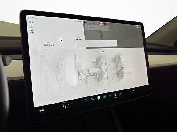 Tesla Model Y 23 of 30