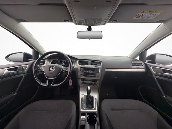 Volkswagen Golf VII 14 of 30