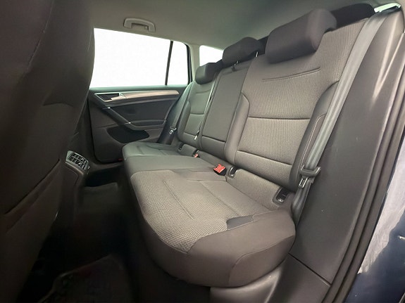 Volkswagen Golf VII 26 of 30