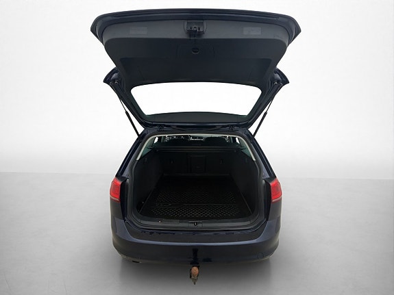Volkswagen Golf VII 27 of 30