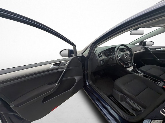 Volkswagen Golf VII 12 of 30
