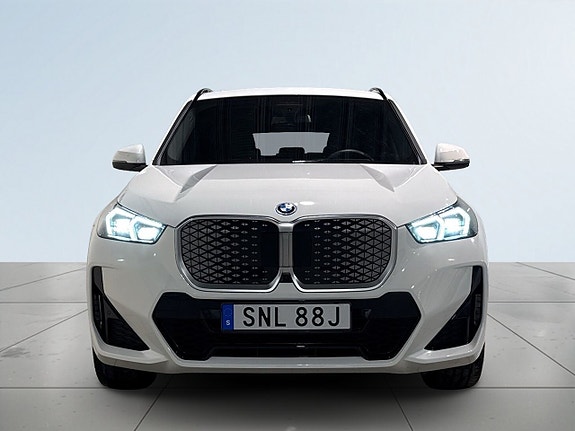 BMW X1 2 of 5