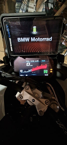 BMW S 1000 XR 3 of 5