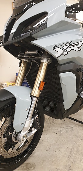 BMW S 1000 XR 4 of 5