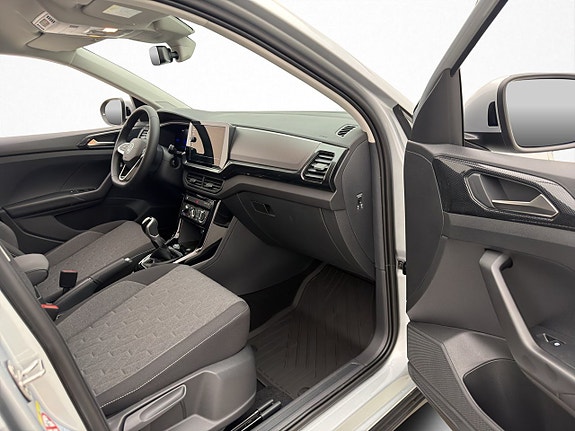 Volkswagen T-Cross 23 of 29
