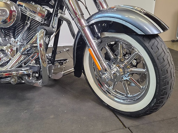 Harley-Davidson Screaming Eagle 110" Flstnse 3 of 5