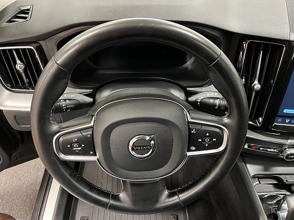 Volvo XC60 16 of 24