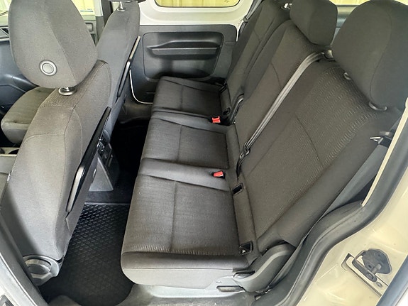 Volkswagen Caddy Maxi 15 of 15