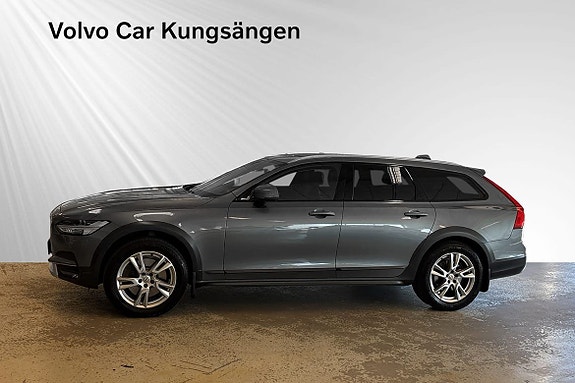 Volvo V90 Cross Country 3 of 30