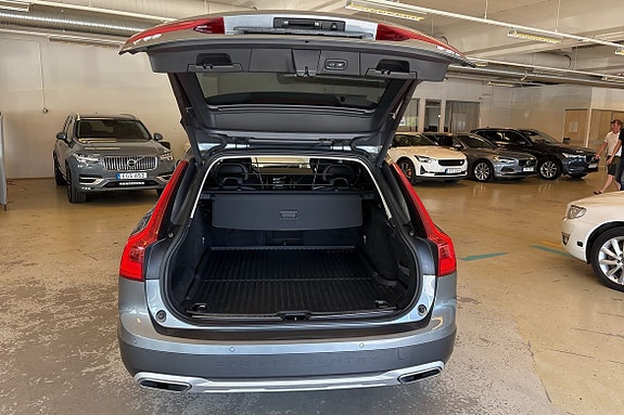 Volvo V90 Cross Country 16 of 30