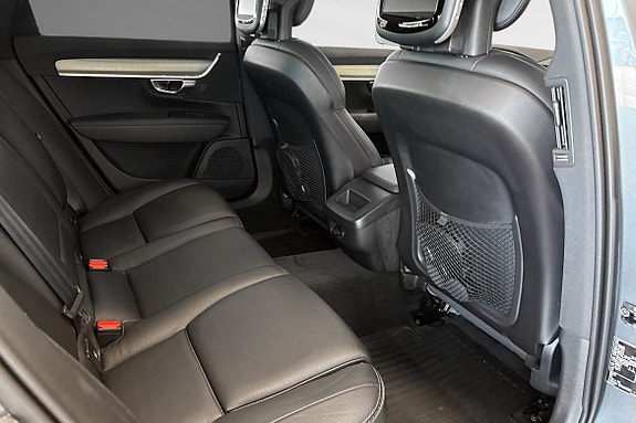 Volvo V90 Cross Country 11 of 30