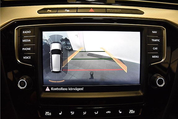 Volkswagen Passat Alltrack 14 of 20