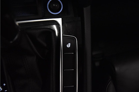 Volkswagen Passat Alltrack 17 of 20